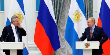 El presidente argentino Alberto Fernández con su par ruso Vladimir Putin. (AP)