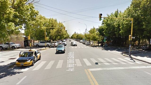 El semáforo en Balloffet y Montecaseros en San Rafael está fuera de servicio mientras lo reparan.