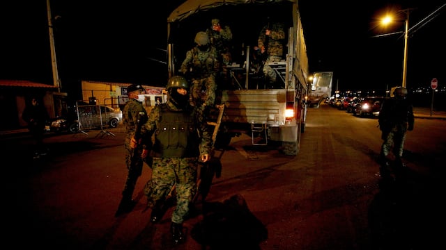 Al menos 18 muertos y cerca de 50 heridos por motines en dos cárceles de Ecuador