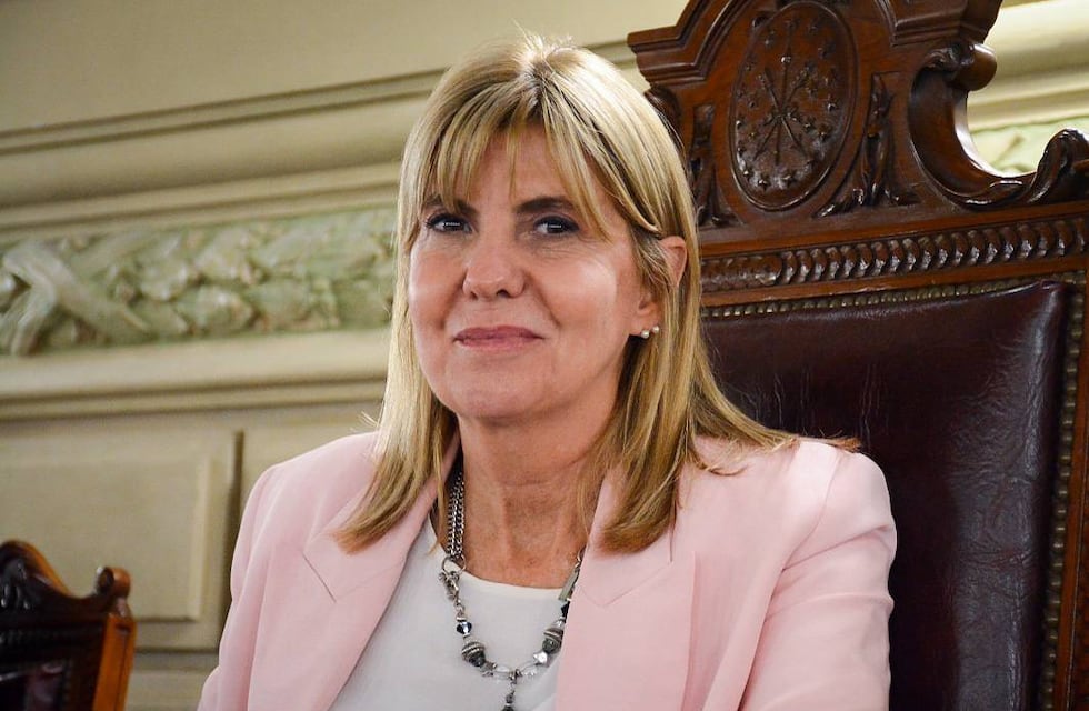 Alejandra Rodenas recibió el alta hospitalaria pero continuará de licencia