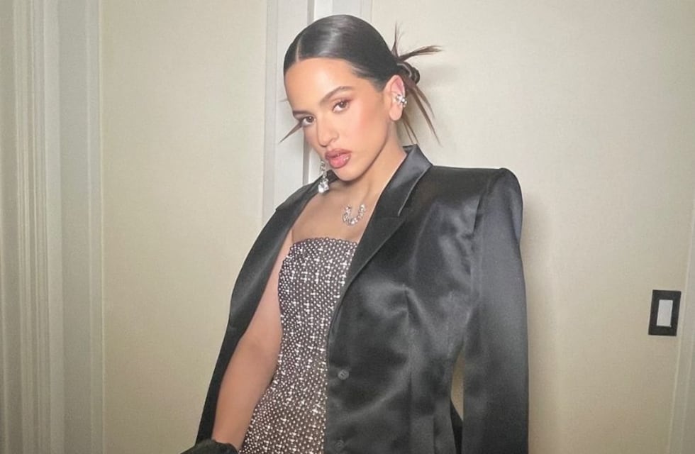 Rosalía llevó el look “motomami” a la tapa de la revista RollingStone