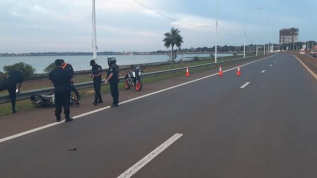 Posadas: un motociclista despistó en el acceso sur y fue hospitalizado