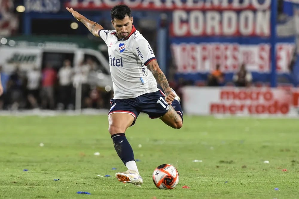 Gabriel Báez (Nacional de Uruguay) es la alternativa a Facundo Zabala (Olimpia de Paraguay). (Foto: El Observador / Ines Guimaraes)