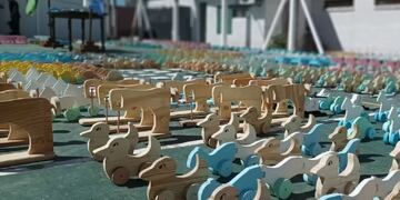 Presos de Villa Floresta fabricaron 2 mil juguetes para Reyes.