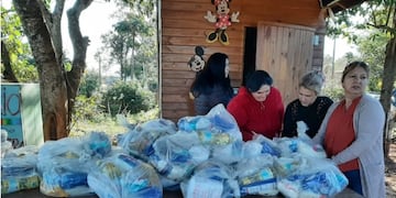 Hicieron entrega de alimentos a varios merenderos de Puerto Iguazú.
