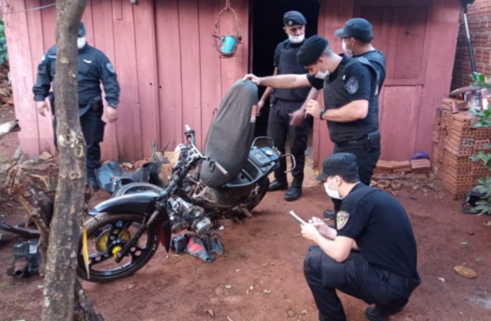 Tras allanamiento, secuestran una motocicleta y partes de otras en Puerto Iguazú