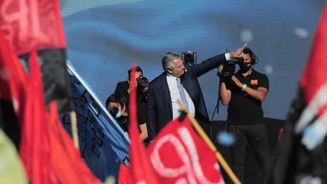 Alberto Fernández, en el acto por el Día de la Militancia en Plaza de Mayo (Foto: Clarín)