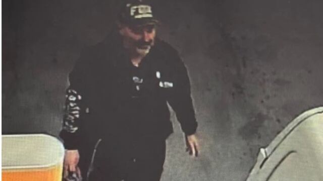 D'Aversa, en las cámaras de seguridad el día del crimen.