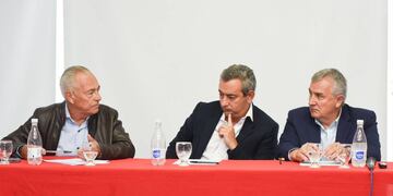 El funcionario se reunió en Buenos Aires con el comité nacional de la Unión Cívica Radical.