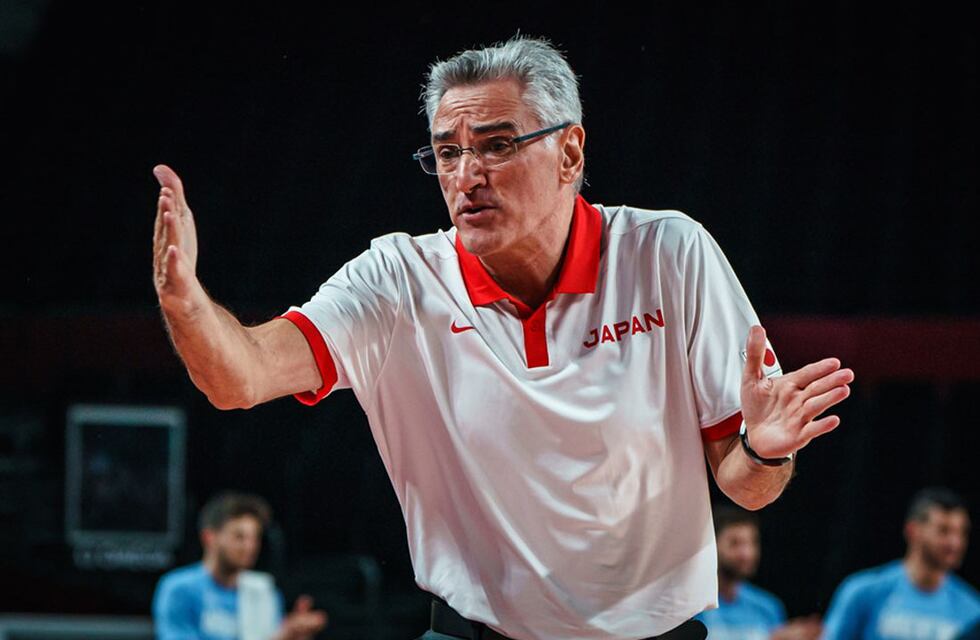 Sergio Hernández y Julio Lamas en Córdoba, con Rubén Magnano como anfitrión