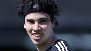 El joven de 24 años fue inscripto en febrero y jugó apenas 78 segundos este lunes.