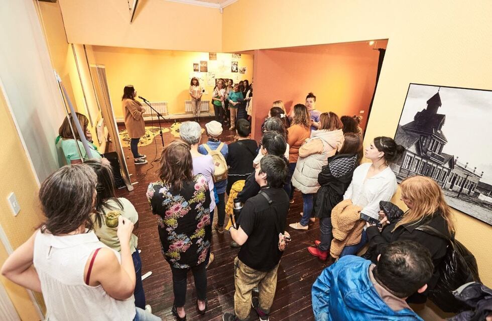 Ushuaia: inauguraron la muestra colectiva “Poner la mesa”