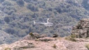 Grabaron un helicóptero sobrevolando el Parque Nacional Quebrada del Condorito.