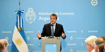 Sergio Massa anunció la recompra de deuda: cómo afectó al dólar y a los mercados.