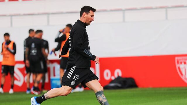 Lionel Messi, capitán de la Selección Argentina, ya está junto a sus compañeros para disputar la gran final ante Italia. / Gentileza.