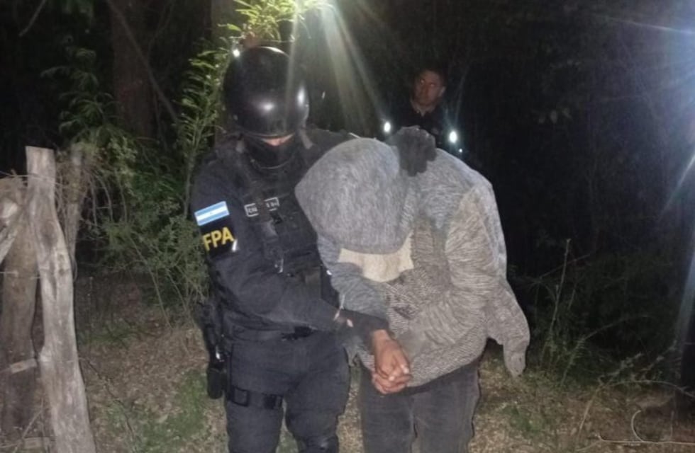 Tres detenidos en Cosquín tras un operativo con secuestro de cocaína y armas