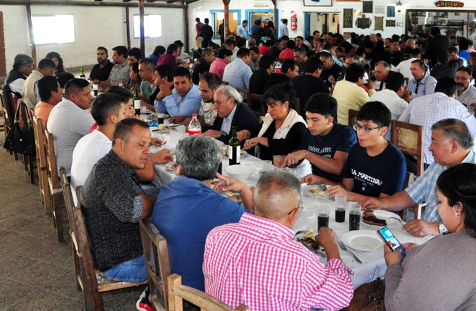 Trabajadores del servicio de taxis de Jujuy recibieron licencias titulares