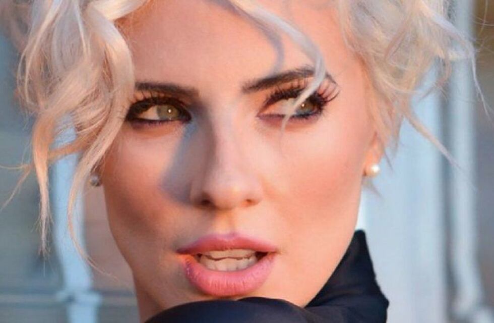 Tamara Bella tuvo un percance en vivo: se le rompió el vestido “de tanto menear”