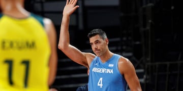 Luis Scola fue ovacionado en su último partido como profesional.