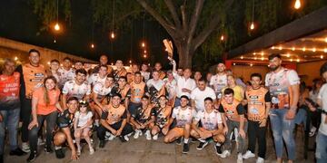 El gobernador Osvaldo Jaldo participó de la presentación del plantel e indumentaria de Monteros Vóley