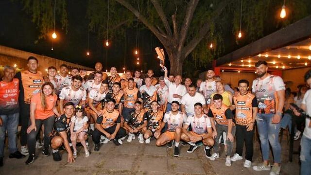El gobernador Osvaldo Jaldo participó de la presentación del plantel e indumentaria de Monteros Vóley