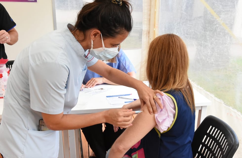 Arrancó la vacunación a 400 docentes diarios en Rafaela