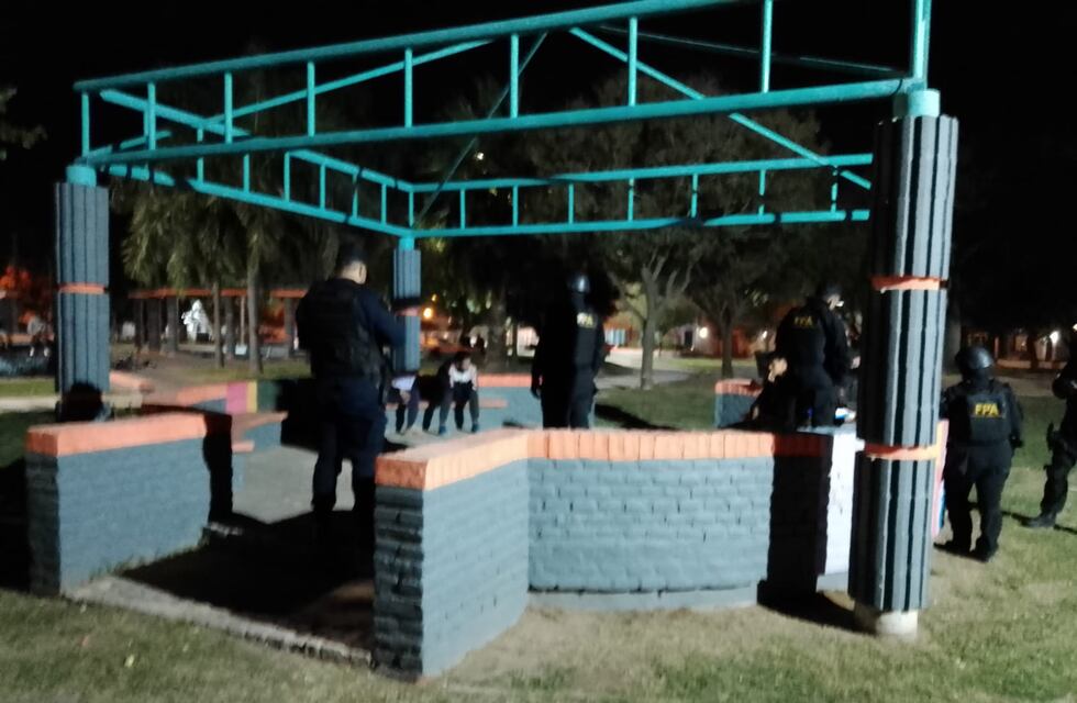 Efectivos de la Policía de Arroyito y de la FPA llevaron a cabo un operativo por lugares públicos de nuestra ciudad