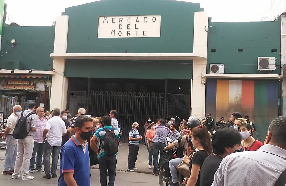Ordenan la salida pacífica de los puesteros del Mercado del Norte