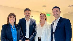 Patricia Bullrich junto a Luis Petri, el gobernador electo de Santa Fe, Maximiliano Pullaro, y su vice, Gisela Scaglia (Twitter)