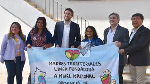 Las referentes en Jujuy de la ONG nacional "Madres Territoriales contra las Drogas", en su vista al Concejo Deliberante de San Salvador de Jujuy.