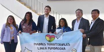 Las referentes en Jujuy de la ONG nacional "Madres Territoriales contra las Drogas", en su vista al Concejo Deliberante de San Salvador de Jujuy.