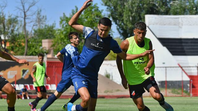 Amistoso entre la lepra y Maipú en cancha Omar Higinio Sperdutti.