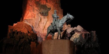 Espectáculo en el Cerro de la Gloria por los 110 años del monumento (Prensa Gobierno de Mendoza)