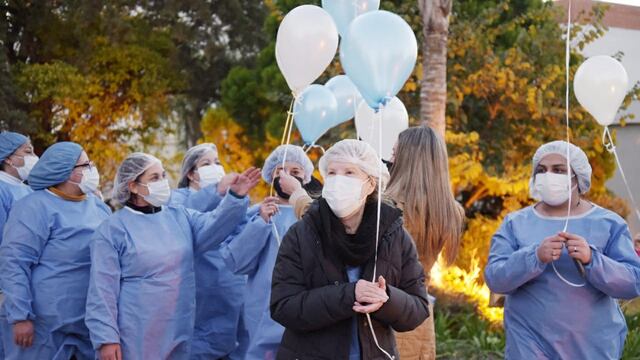 Suelta de globos en Arroyito por las 20.000 vacunas colocadas