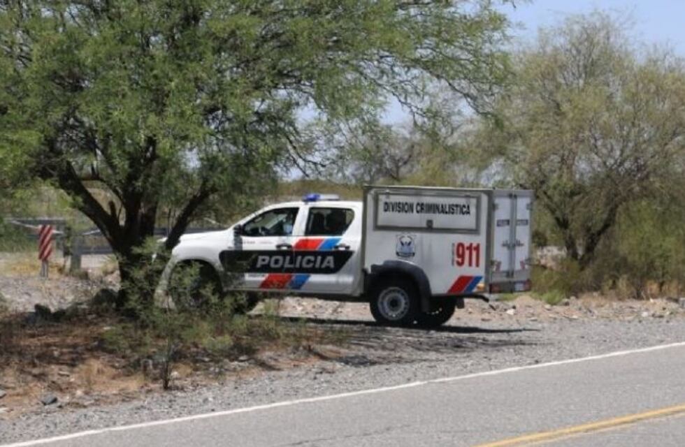 Hallaron a un hombre sin vida en medio del campo e investigan si le explotó dinamita
