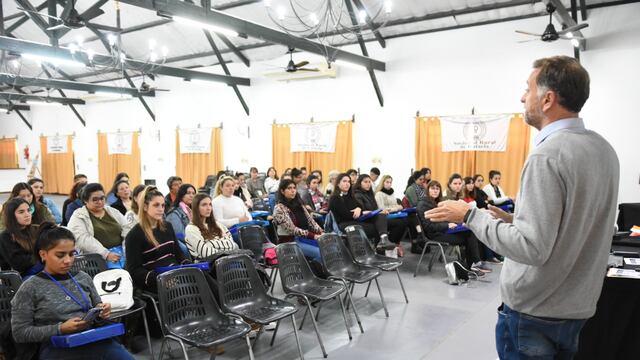 Capacitaron a los listadores del Relevamiento Socioeconómico 2022.