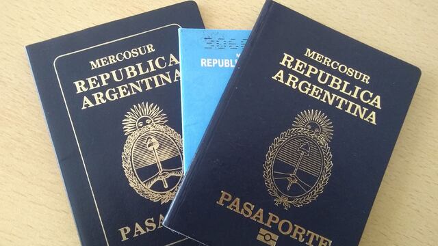 DNI y pasaportes. (La Voz)
