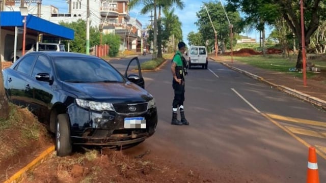 Puerto Iguazú: conductor brasileño manejaba ebrio y despistó.