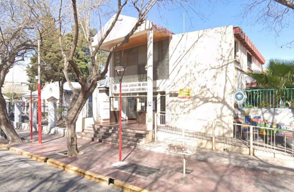 Denunciaron al director de una escuela de Las Heras y a una secretaria por abusar de un niño