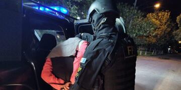 El sujeto mayor de edad fue detenido y trasladado a Sede Judicial.