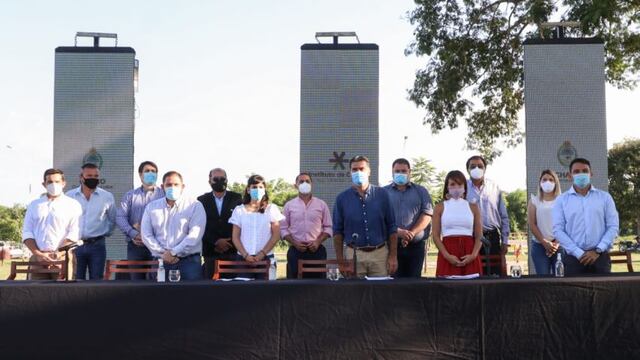 “Se apunta al impulso y desarrollo de las comunidades fortaleciendo las economías culturales locales” explicó Capitanich.