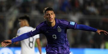El delantero de 19 años convirtió tres veces antes de la derrota ante Nigeria.