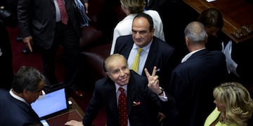 Ocupó su banca como Senador de La Rioja desde 2005 a la actualidad