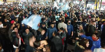 Mendocinos festejaron el triunfo de Argentina campeón de la Copa América 2021.