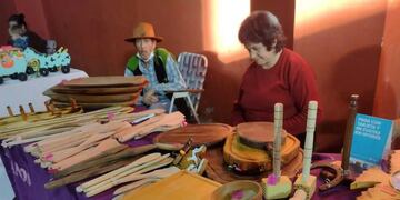 Realizaron una feria de artesanos en Ruiz de Montoya por el mes aniversario.