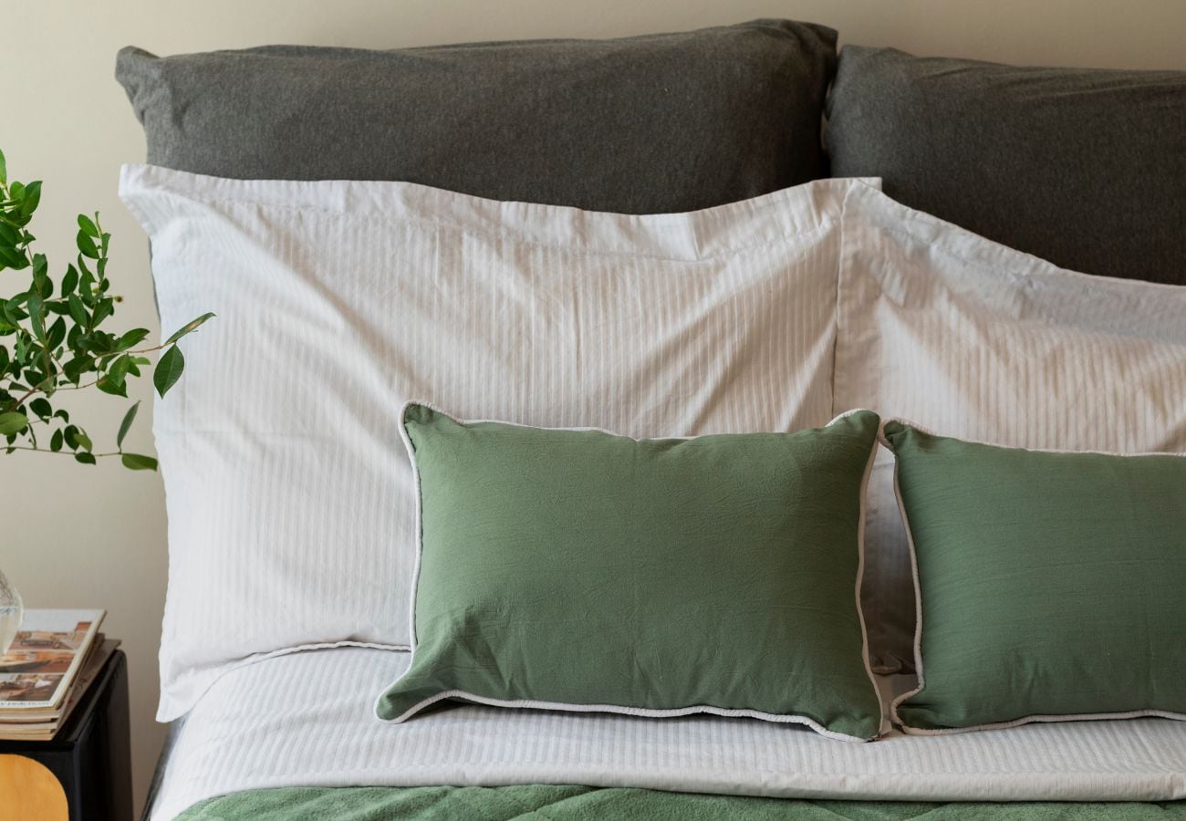 Una posición inteligente de la cama mejora la circulación, la comodidad y la armonía de la habitación.