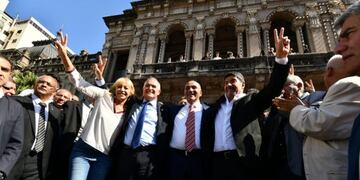 Manzur encabezó un multitudinario acto en la explanada de Casa de Gobierno para apoyar la candidatura de Jaldo y Acevedo