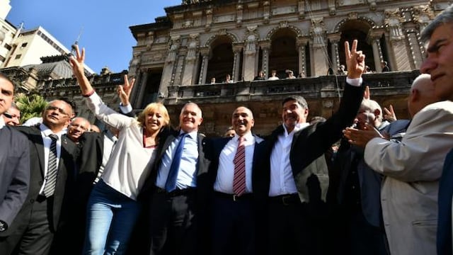 Manzur encabezó un multitudinario acto en la explanada de Casa de Gobierno para apoyar la candidatura de Jaldo y Acevedo