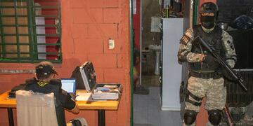 Detuvieron a un hombre co más de 200 dosis de cocaína.