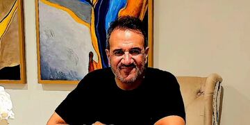 Gustavo Martínez es candidato a concejal en primer término por la Libertad Avanza en San Salvador de Jujuy. Dice que participando en las elecciones del 11 de mayo busca "que nuestra ciudad sea acorde al próspero crecimiento que tiene nuestro país".